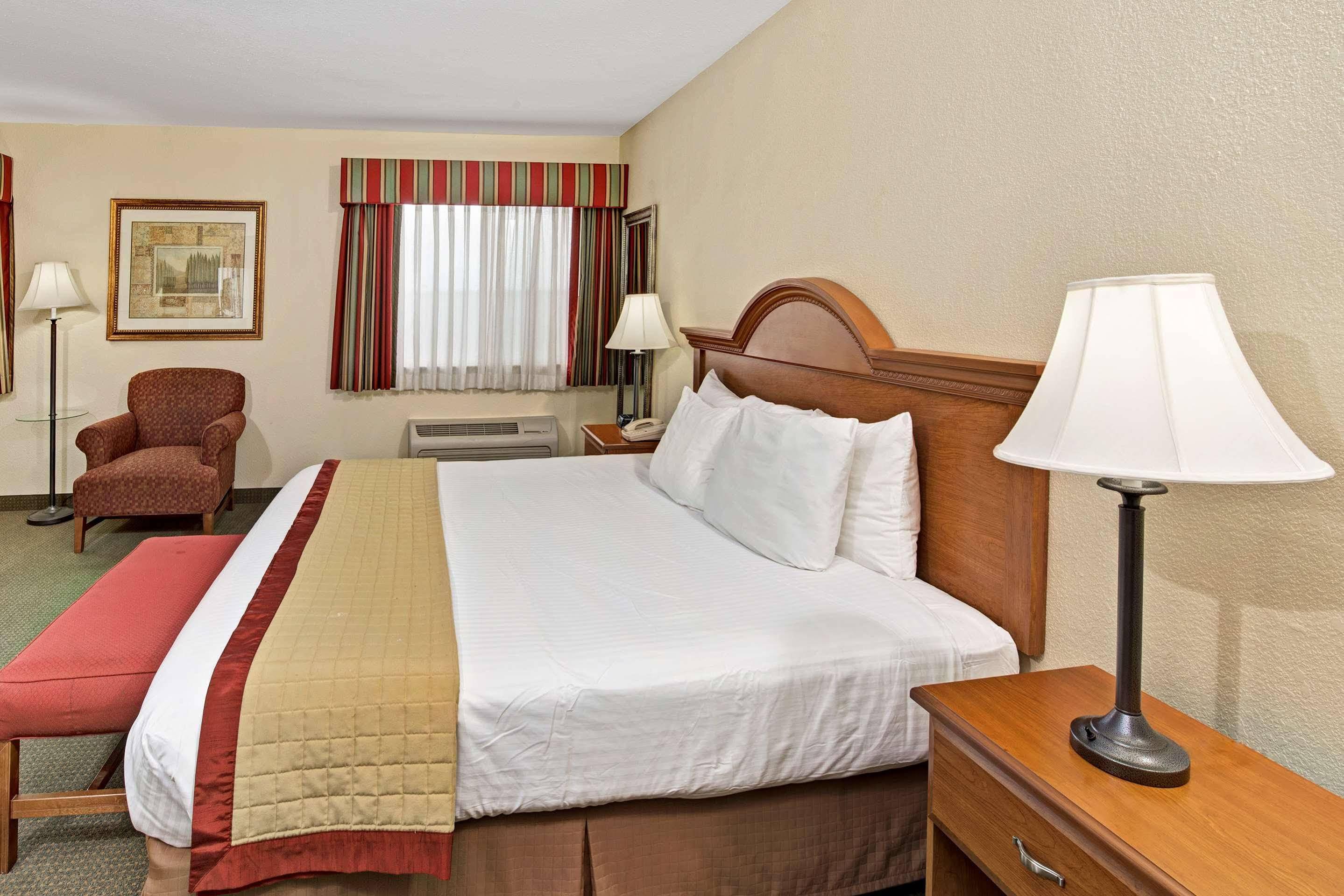 Baymont By Wyndham Indianapolis Hotel Exterior foto