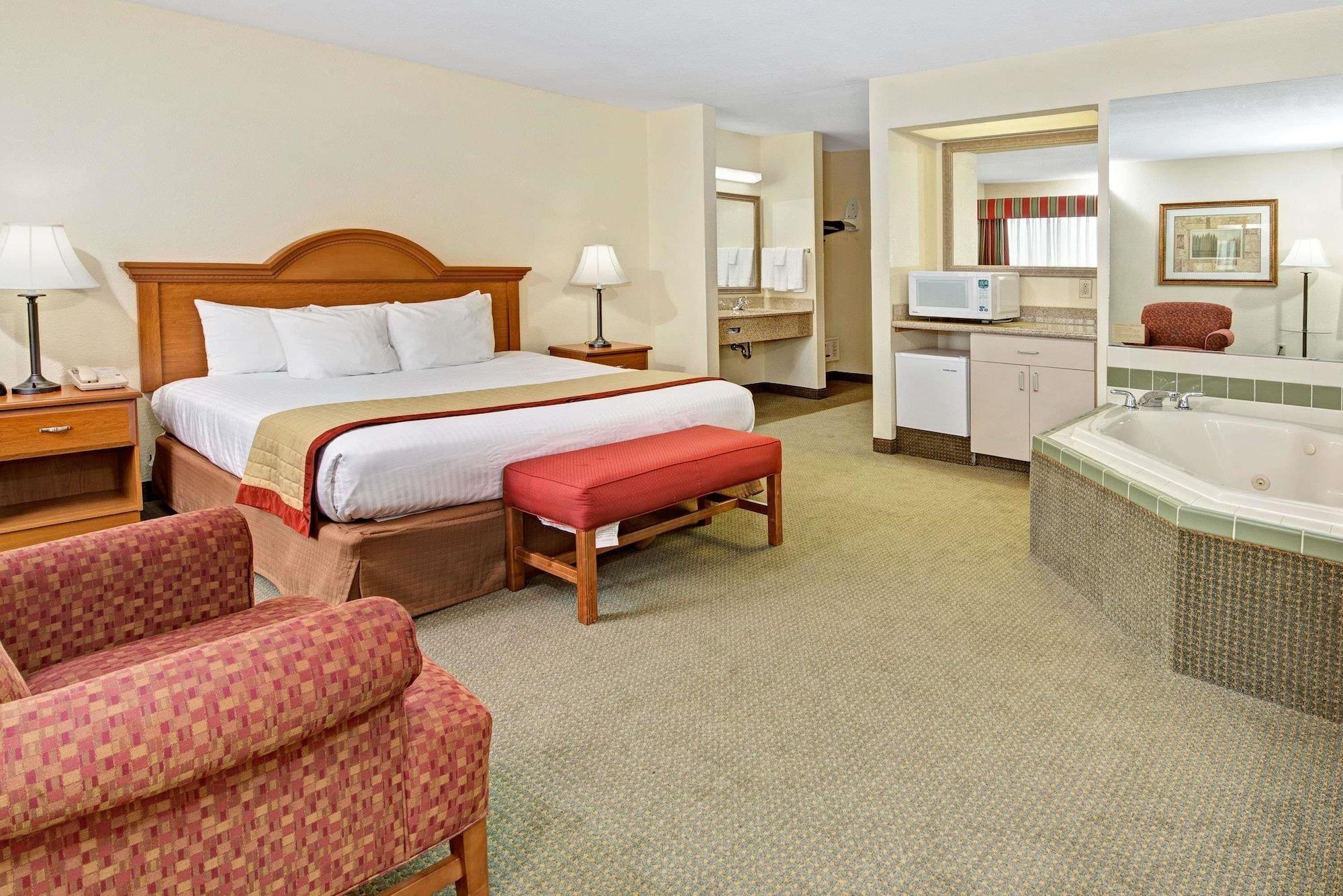 Baymont By Wyndham Indianapolis Hotel Exterior foto